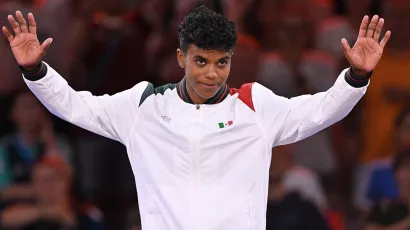 La medallista Prisca Awiti desata la locura en su regreso a México