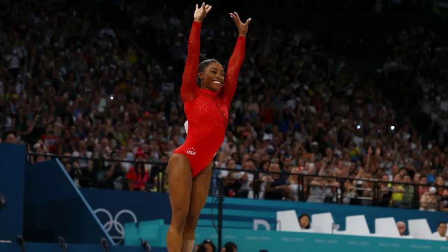 Simone Biles se colgó el tercer oro en los Juegos Olímpicos de París 2024