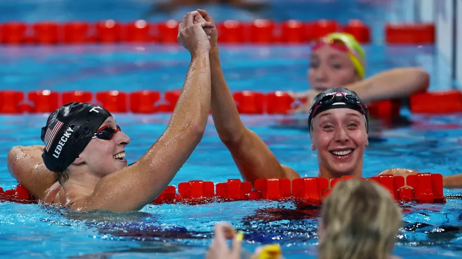 Ledecky venció a Ariarne Titmus y a Paige Madden