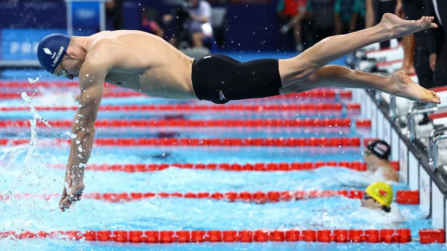 Francia cayó ante China y Estados Unidoos en los relevos 4x100 y se escapó el quinto oro de Leon Marchand