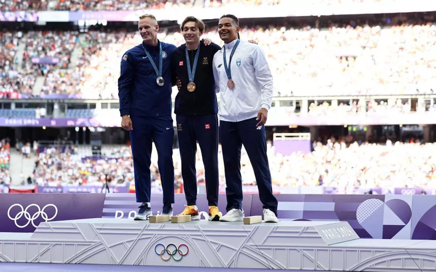 El nuevo rey de las alturas recibe el oro histórico