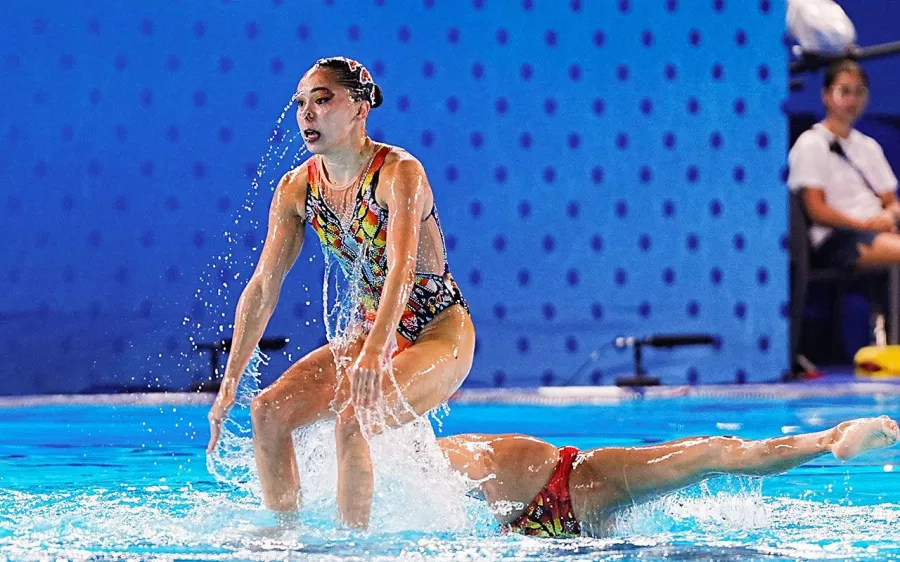 Espectacular el traje y mejor la rutina de las 'sirenas mexicanas'