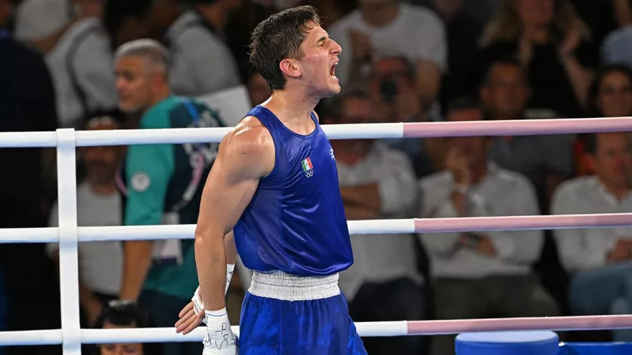 La emoción del boxeador tras avanzar a la final por el oro olímpico.