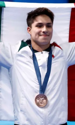 Osmar Olvera se lleva el bronce en trampolín de 3 metros