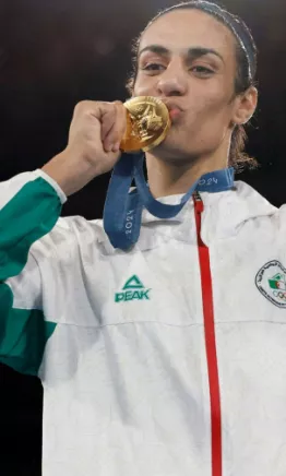 Imane Khelif venció a la polémica y ganó su medalla de oro