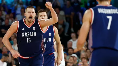 Serbia bronce en básquetbol con triple doble de Nikola Jovic