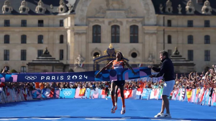 Tercera medalla de Sifan Hassan en París 2024 tras los bronces en los 5 mil y 10 mil metros