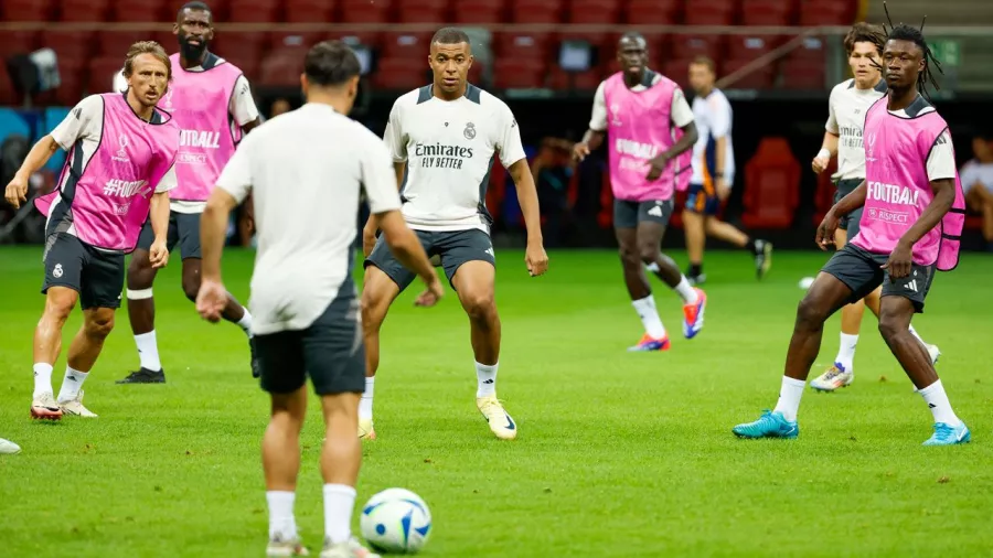 Mbappé podría levantar un título con el conjunto 'Merengue' en su primer partido