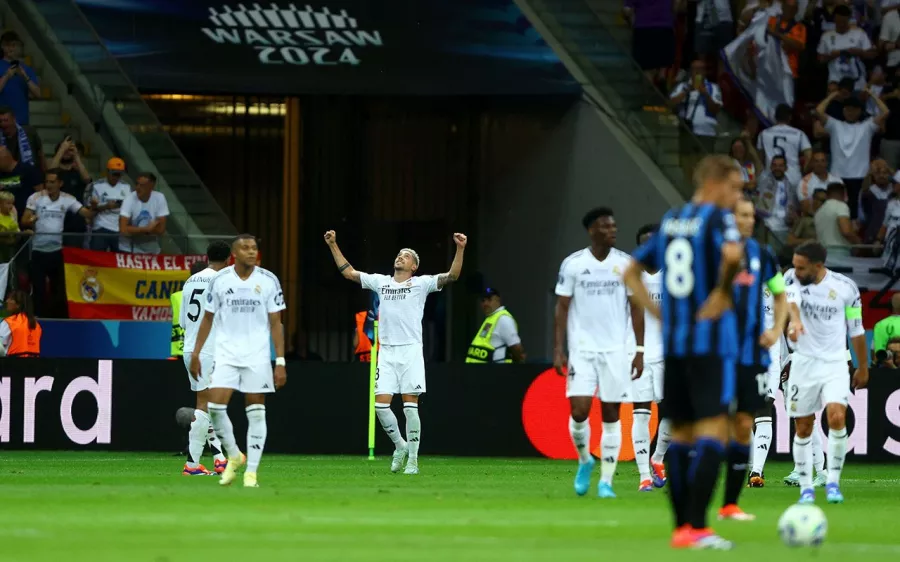 Fede Valverde pone las manos del Real Madrid en la Supercopa