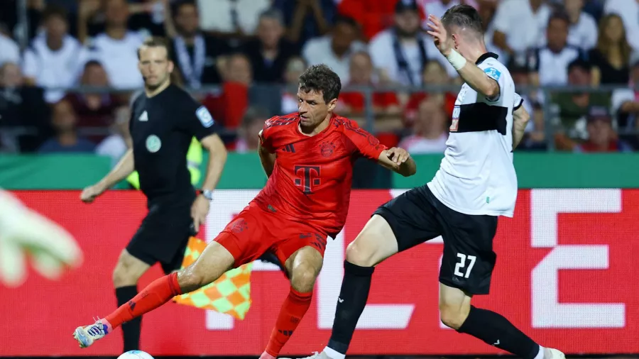 Thomas Müller jugó en modo destructor y Bayern Munich avanzó