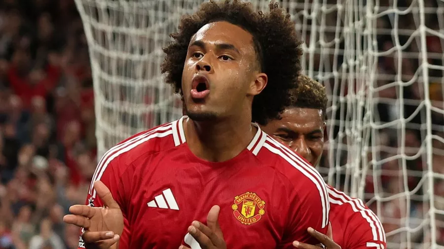 Joshua Zirkzee anotó el gol del triunfo del Manchester United a los 87 minutos.