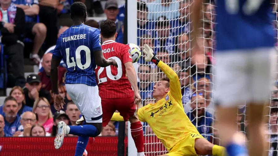 Mohamed Salah empezó la Premier League con todo