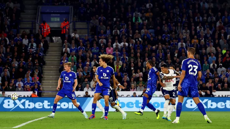 Primer gol del defensor esta temporada en la Premier League