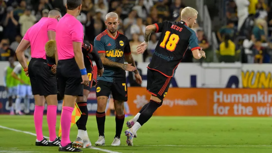 Marco Reus entró de cambio a los 61 minutos y resolvió el partido a favor de los locales