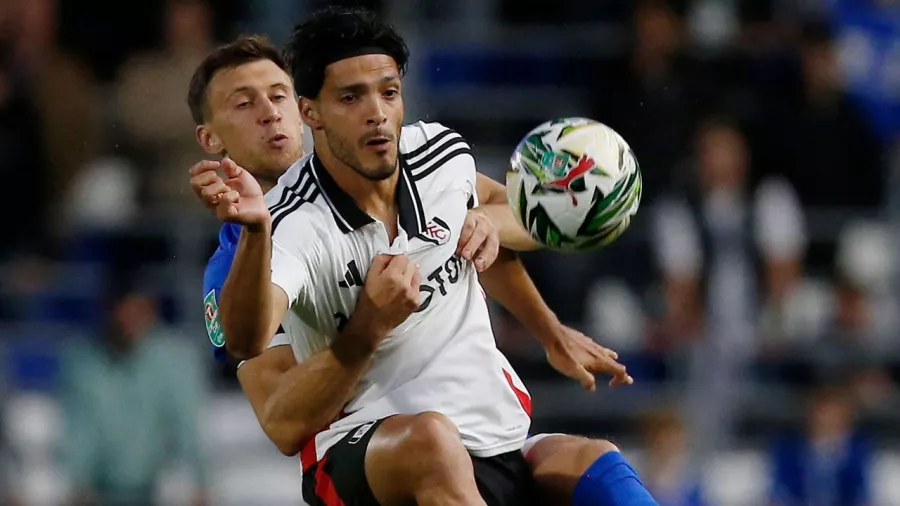 Raúl Jiménez fue titular y jugó todo el partido 