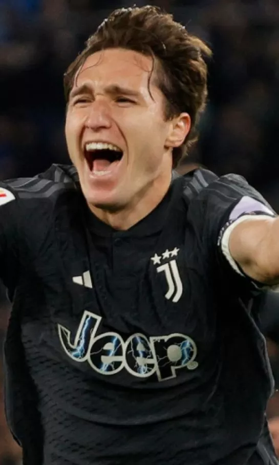 Federico Chiesa ya está en Liverpool y listo para firmar