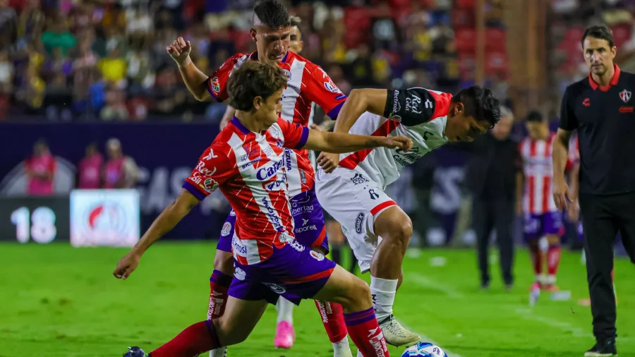 A base de golazos, San Luis acabó con el invicto del Atlas