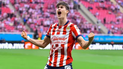 ¡A los 50 segundos! La 'Hormiga' González adelantó a Chivas y así celebró