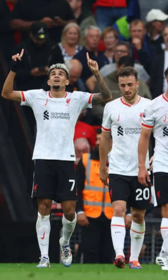 Liverpool arrolló a Manchester United en la Premier League