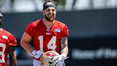 Ricky Pearsall, receptor novato de los 49ers fue herido en un intento de asalto