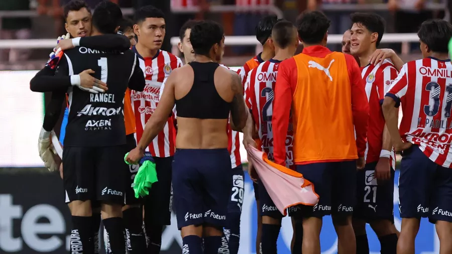 Así celebró Chivas su gran victoria en el Estadio AKRON.