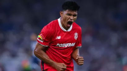 Así celebró el jugador su gol en el Estadio BBVA de Monterrey.