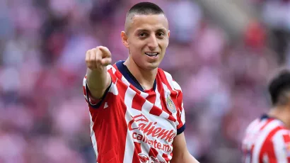 Roberto Alvarado (Chivas) | 3 goles