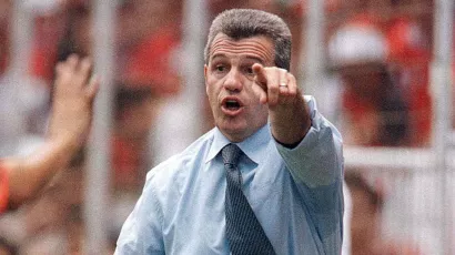 Javier Aguirre tomó la Selección Mexicana en junio de 2001, tras el despido de Enrique Meza