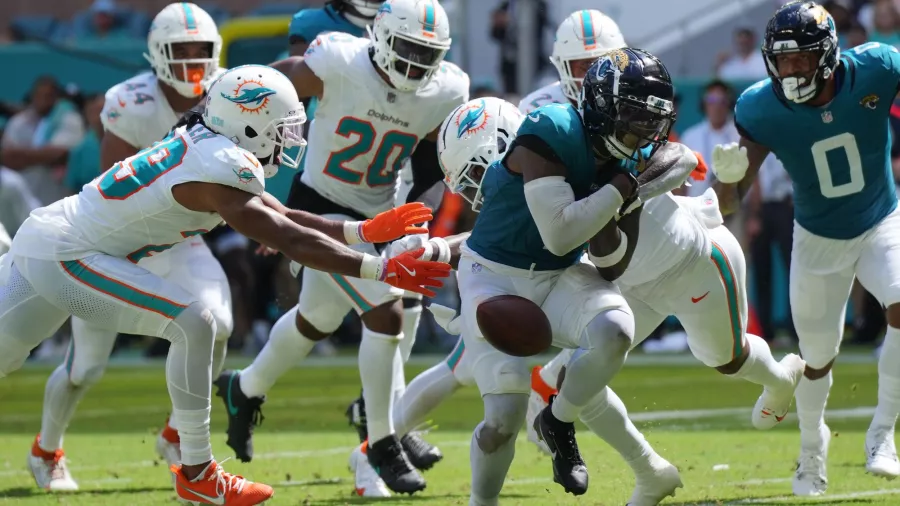 Primer golpe certero de Tyreek Hill y los Dolphins