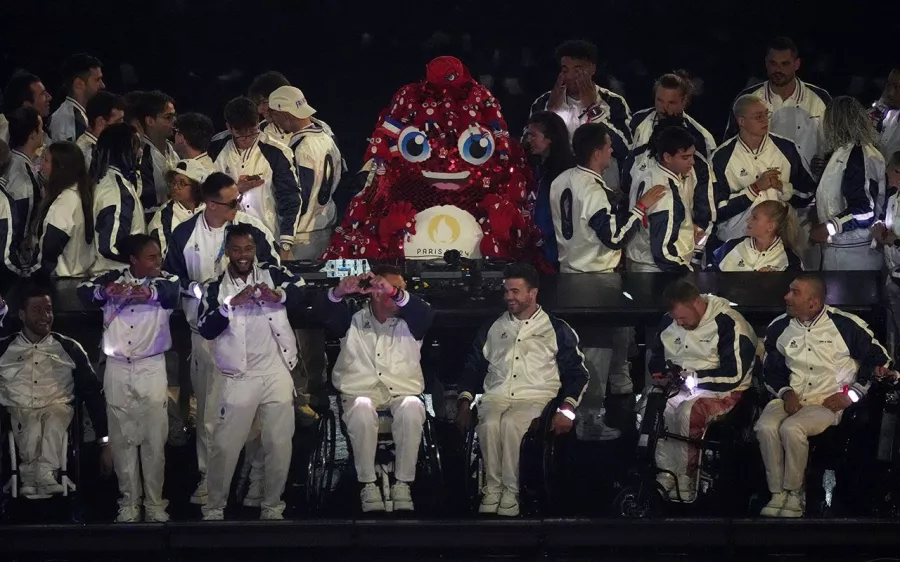 París despide la fiesta paralímpica con una ceremonia inolvidable