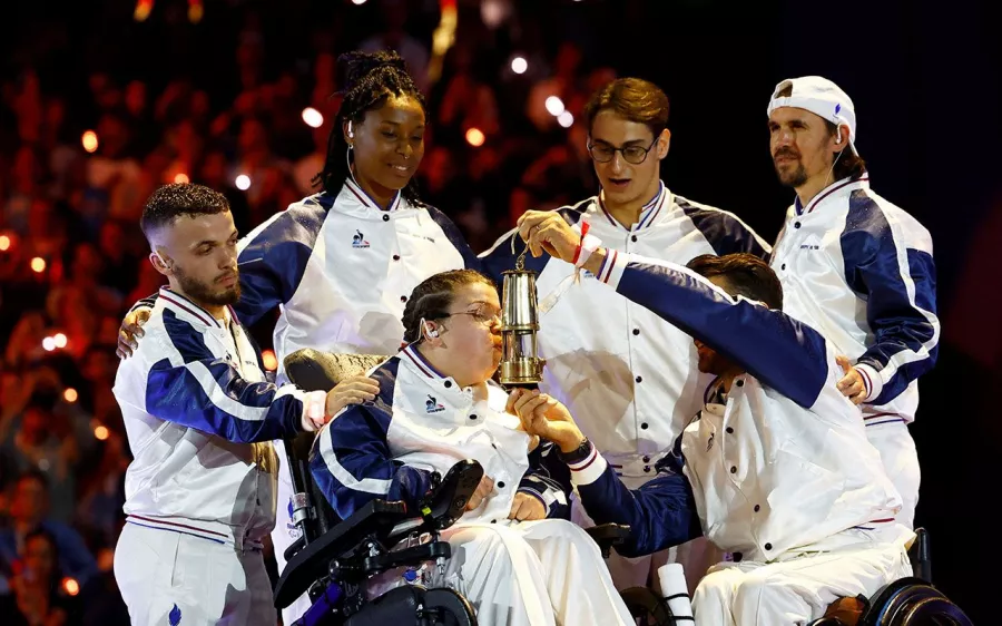 París despide la fiesta paralímpica con una ceremonia inolvidable