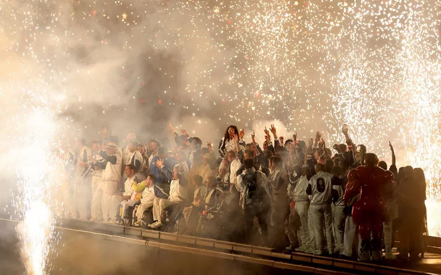 París despide la fiesta paralímpica con una ceremonia inolvidable