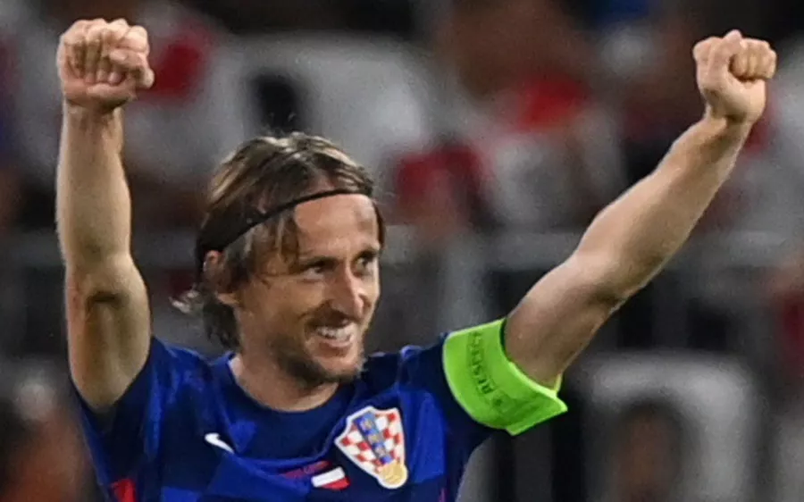 Luka Modric marca en un partido histórico y engrosa su leyenda