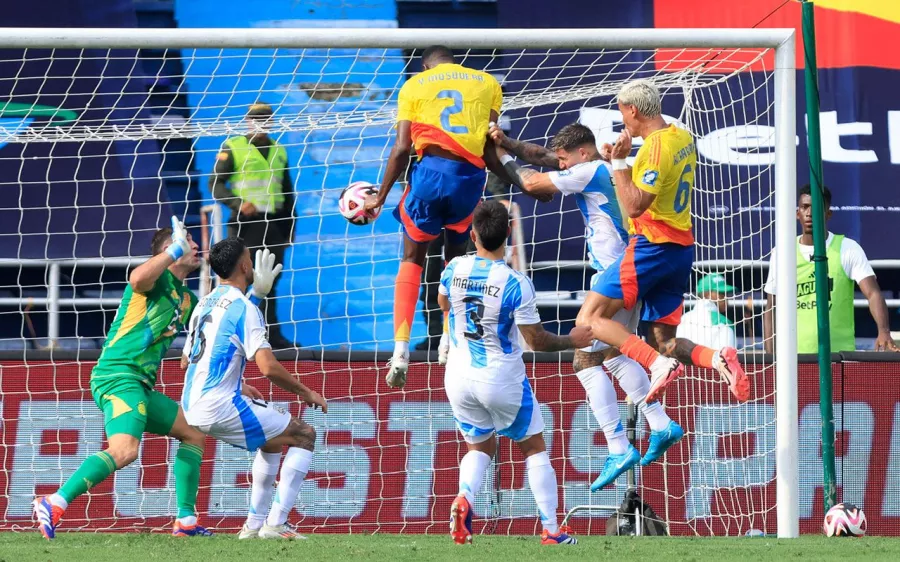 El gol de Colombia que acabó con la racha imbatible del 'Dibu' Martínez