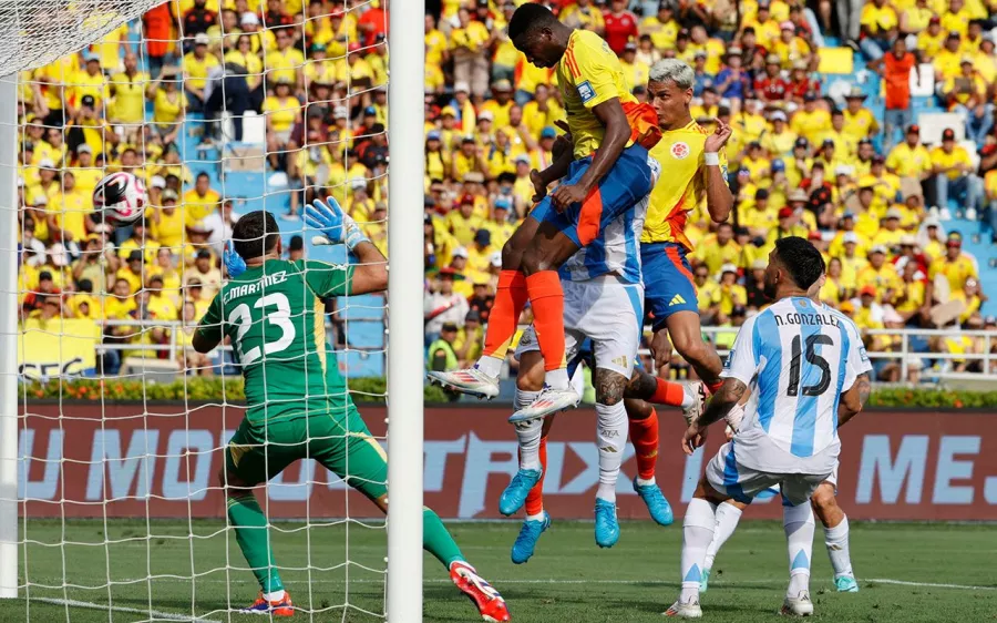 El gol de Colombia que acabó con la racha imbatible del 'Dibu' Martínez