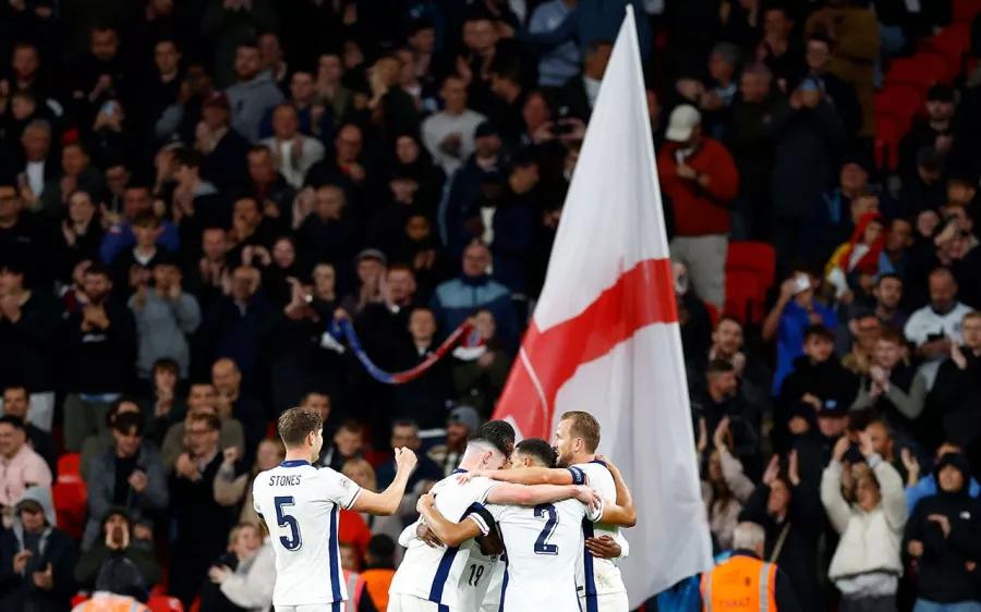 Harry Kane celebra con doblete su centenario