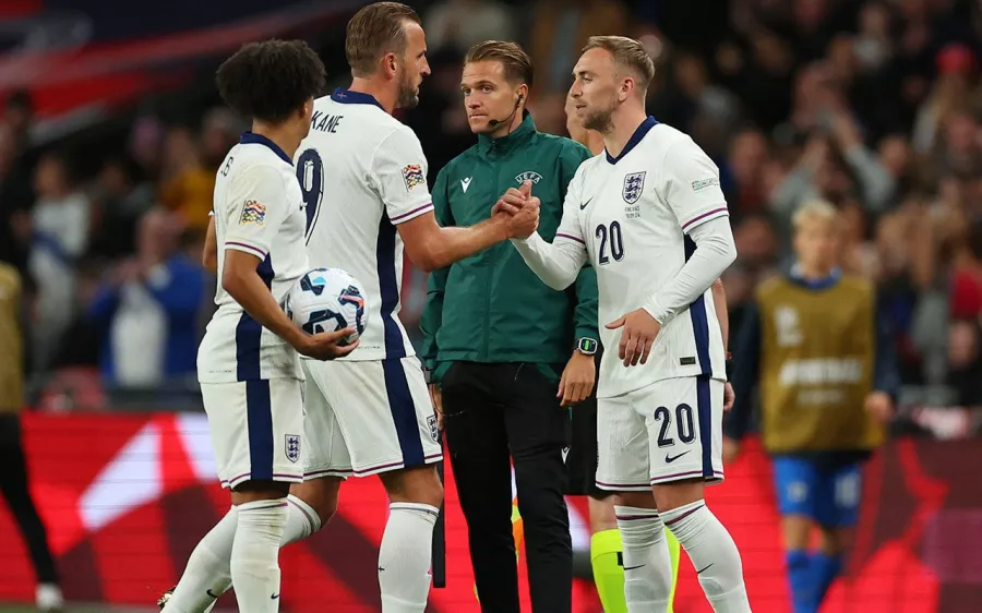 Harry Kane celebra con doblete su centenario