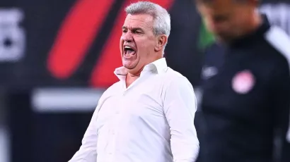 ¿Cuánto duró? Javier Aguirre ya recibió su primera amarilla con México