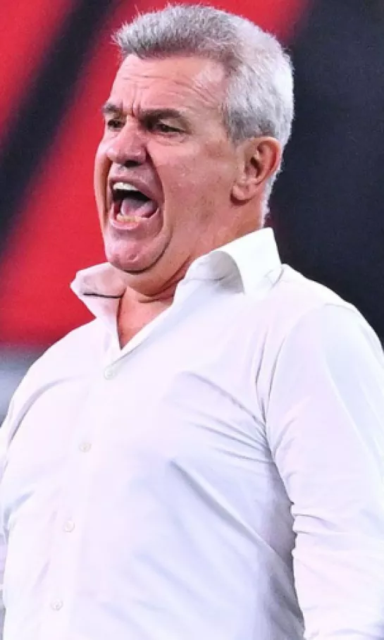 ¿Cuánto duró? Javier Aguirre ya recibió su primera amarilla con México