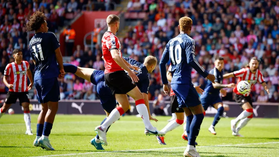 Matthijs de Ligt abrió el marcador a los 35 minutos