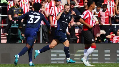 Manchester United volvió a la senda de la victoria en la Premier League