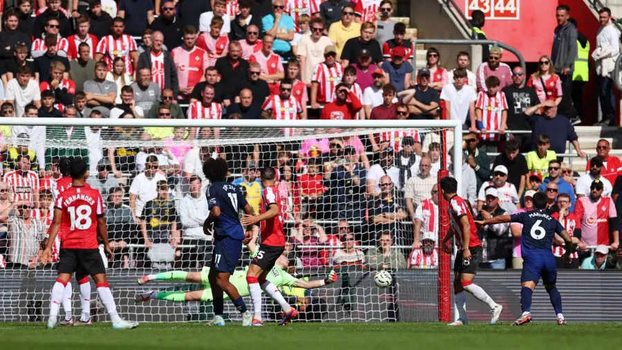 Marcus Rashford aumentó la ventaja al 41 y rompió una racha de 12 partidos sin marcar (189 días)