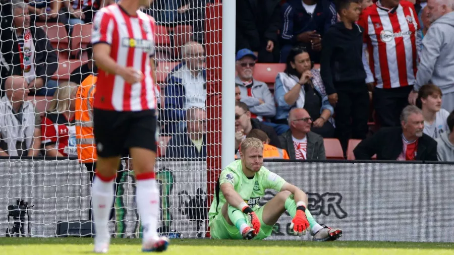 Southampton no conoce la victoria y suma cuatro derrotas consecutivas que lo mantienen en la zona de descenso