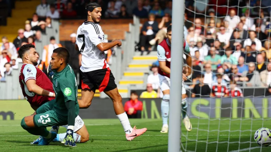 El delantero llegó a 48 goles en la Premier League y está a cinco de distancia con Chicharito Hernández