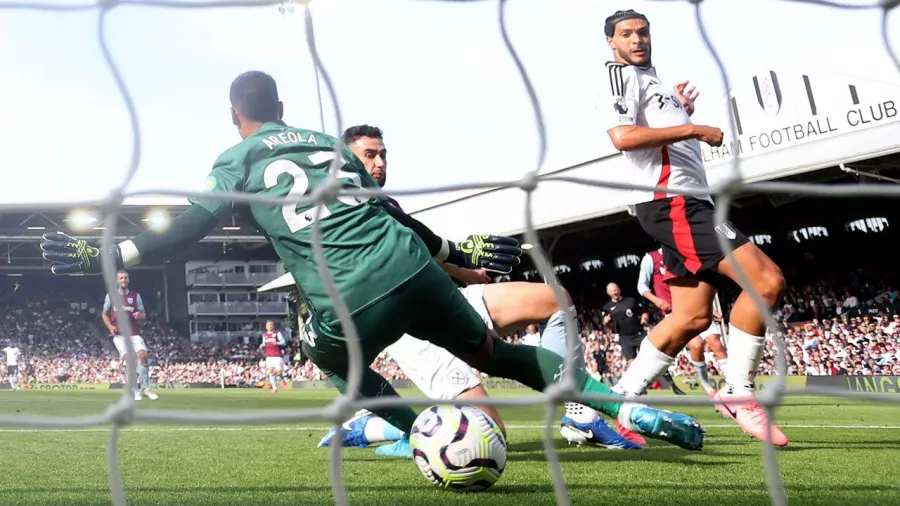 Raúl Jiménez marcó el primer gol de la temporada con Fulham en la Premier League