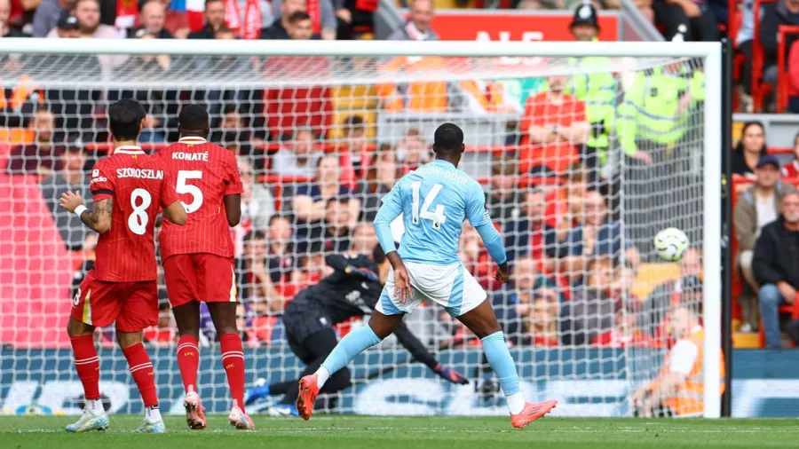 Primer gol en contra de Liverpool en esta temporada