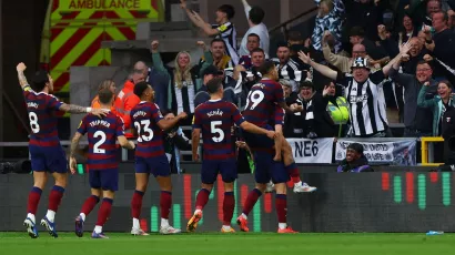 Remontada de Newcastle en cinco minutos para soñar en la Premier League