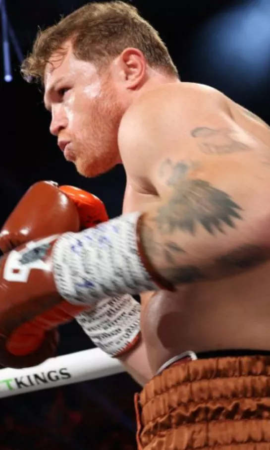 'Canelo' Álvarez retuvo ante Edgar Berlanga, que sobrevivió