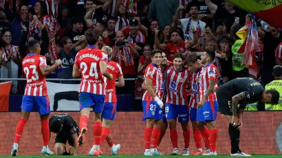 Atlético de Madrid venció a un débil Valencia que se hunde en La Liga