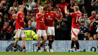 Manchester United arrolló a Barnsley y avanzó en la Carabao Cup